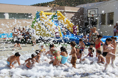 Decenas de nios disfrutan de la Fiesta del Agua en Bermejo